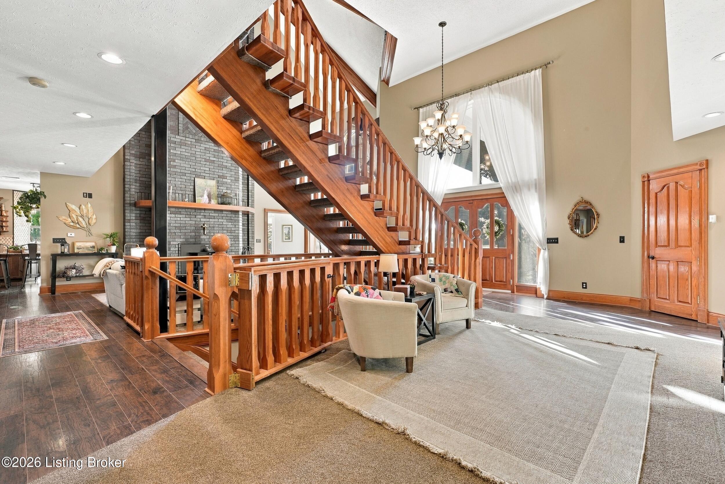 8161 Cunningham Sarles Rd