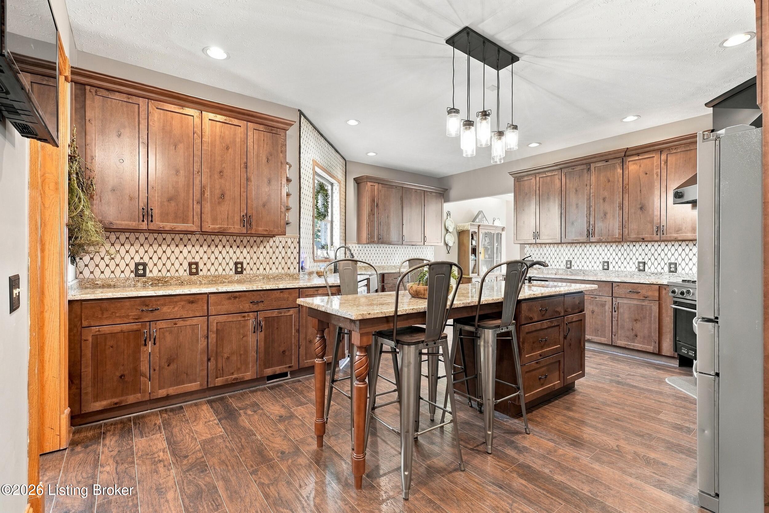 8161 Cunningham Sarles Rd