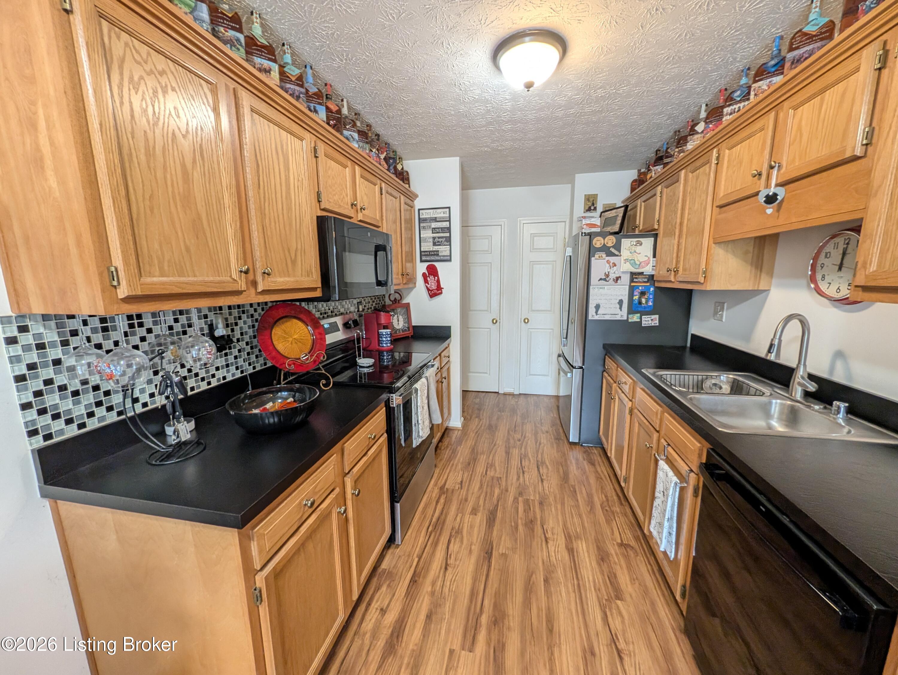 11405 Ridge Lake Dr