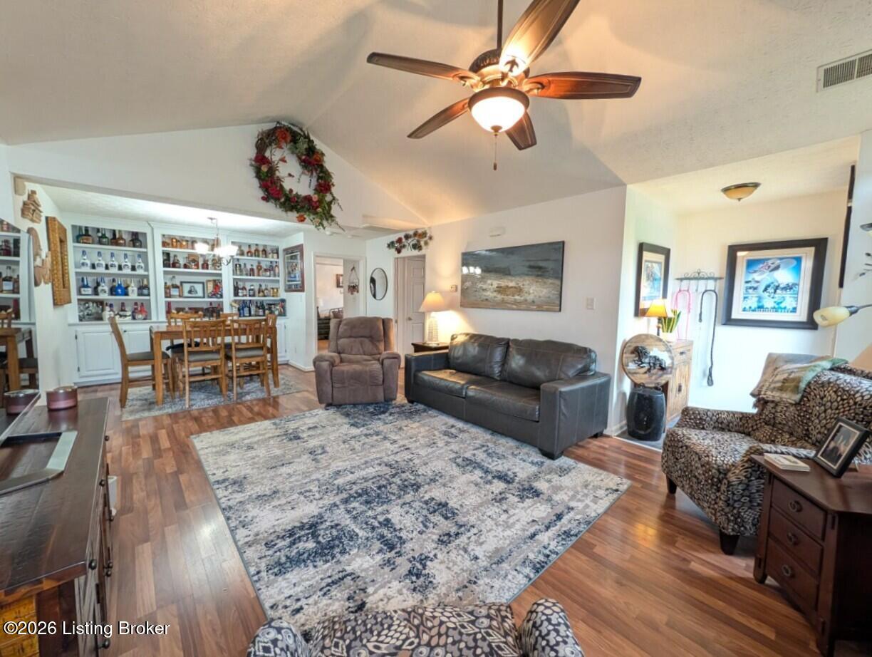 11405 Ridge Lake Dr