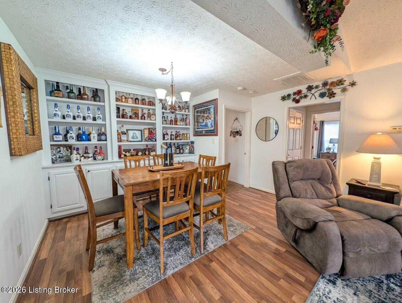 11405 Ridge Lake Dr
