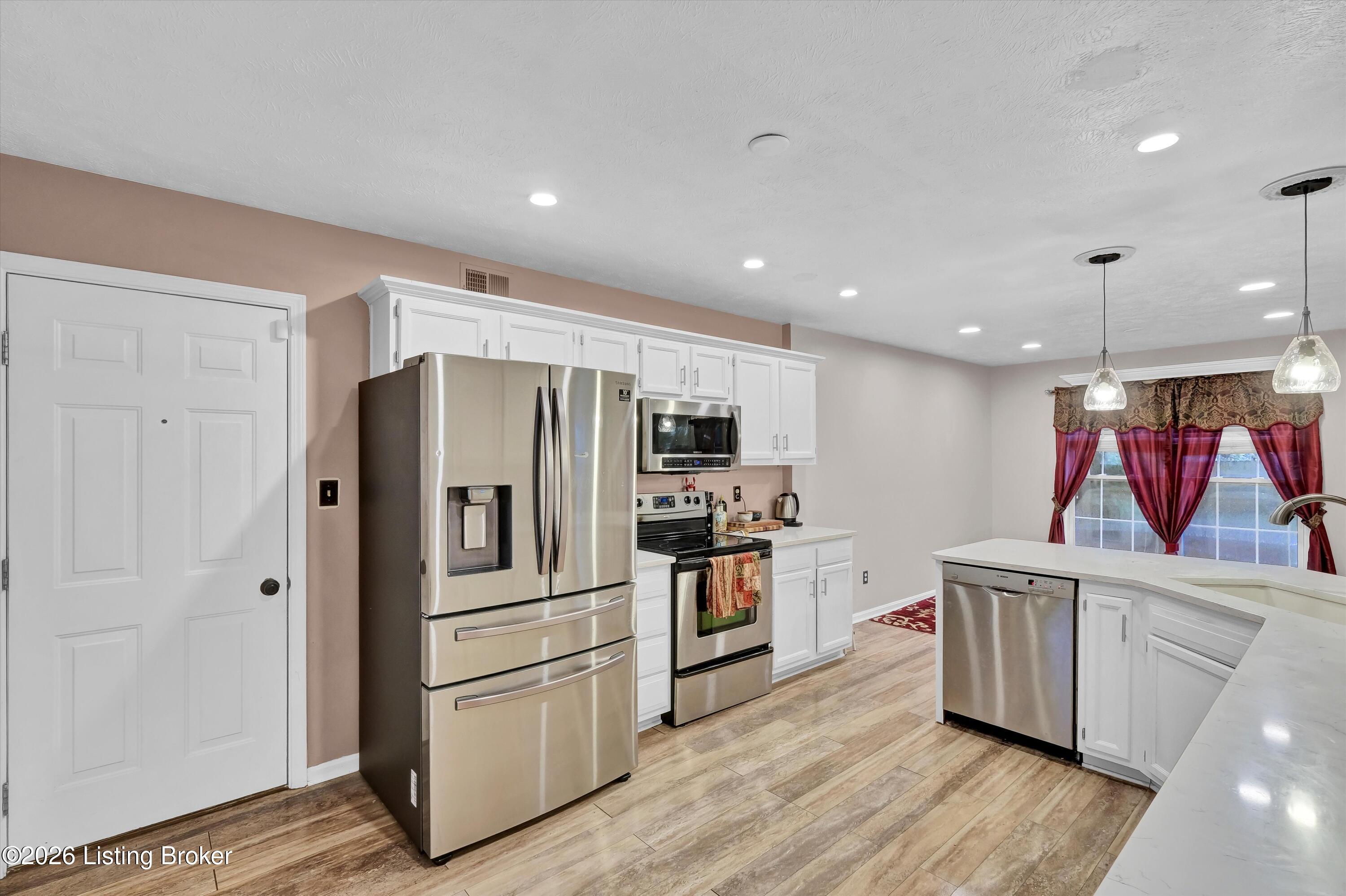 4538 Oak Pointe Dr