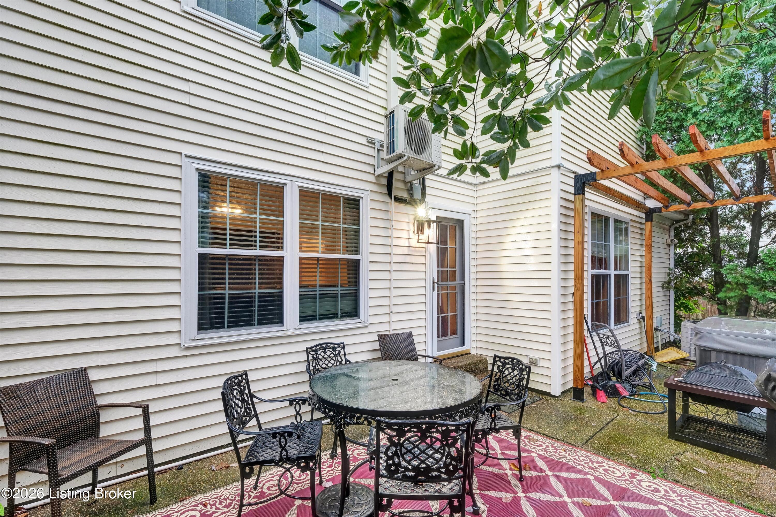 4538 Oak Pointe Dr