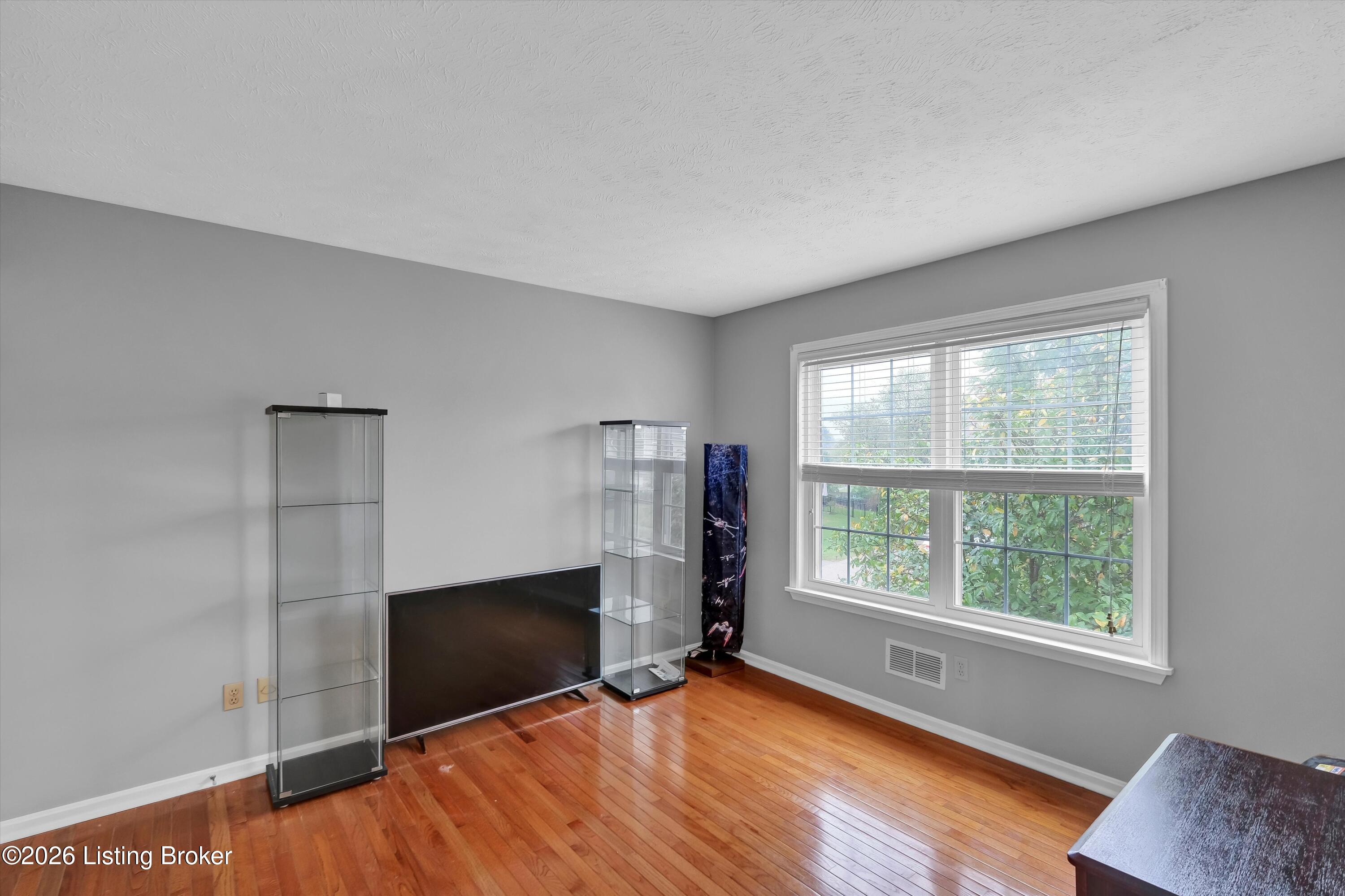 4538 Oak Pointe Dr