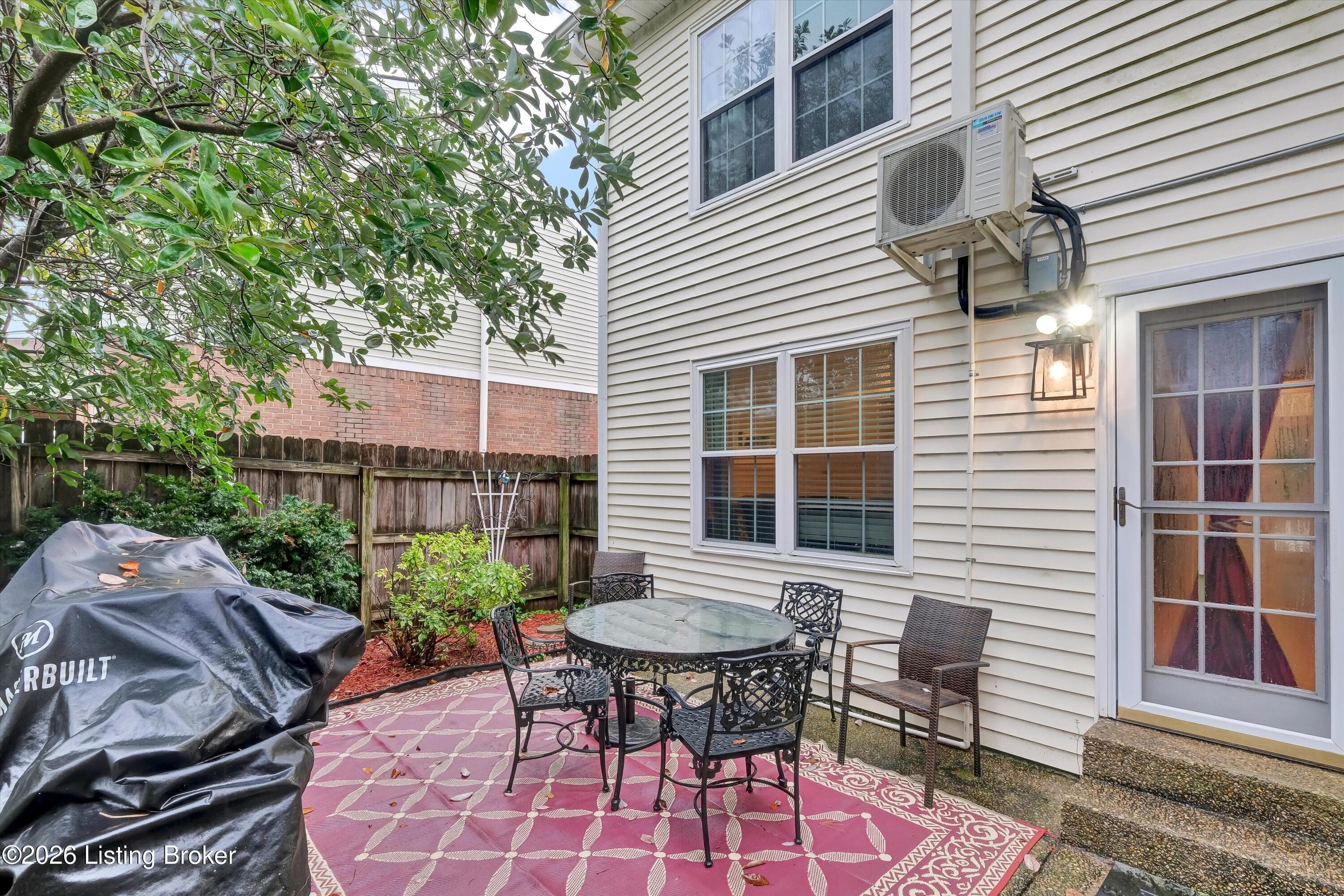 4538 Oak Pointe Dr