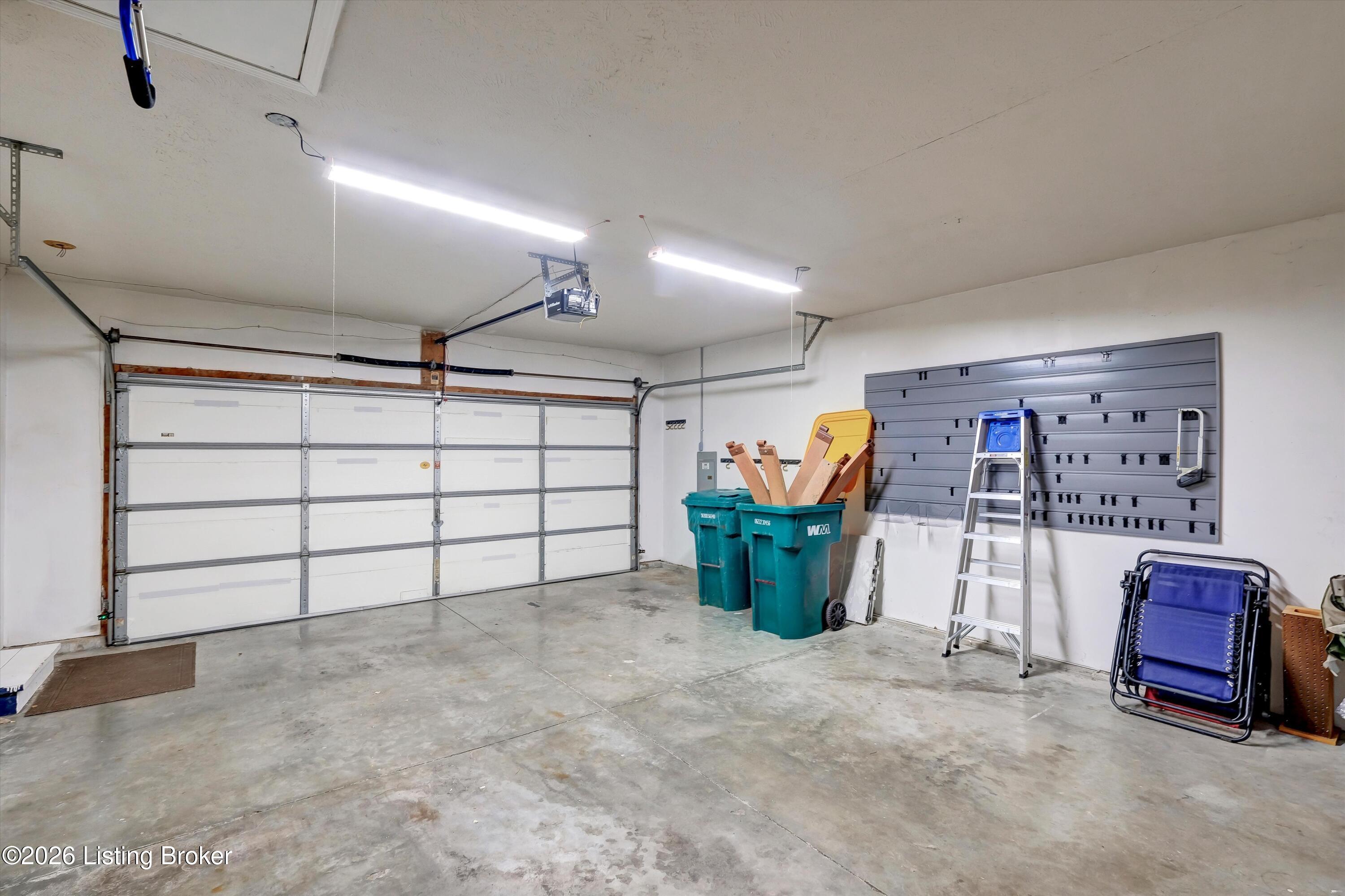 4538 Oak Pointe Dr