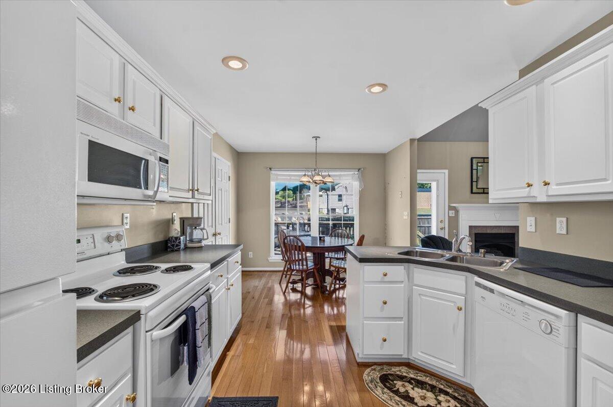 6414 Mossy Oaks Dr