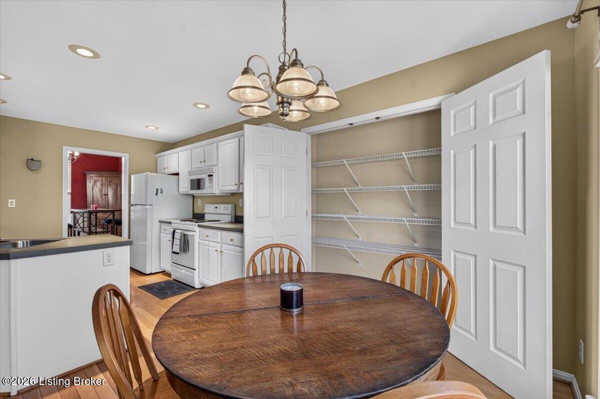 6414 Mossy Oaks Dr
