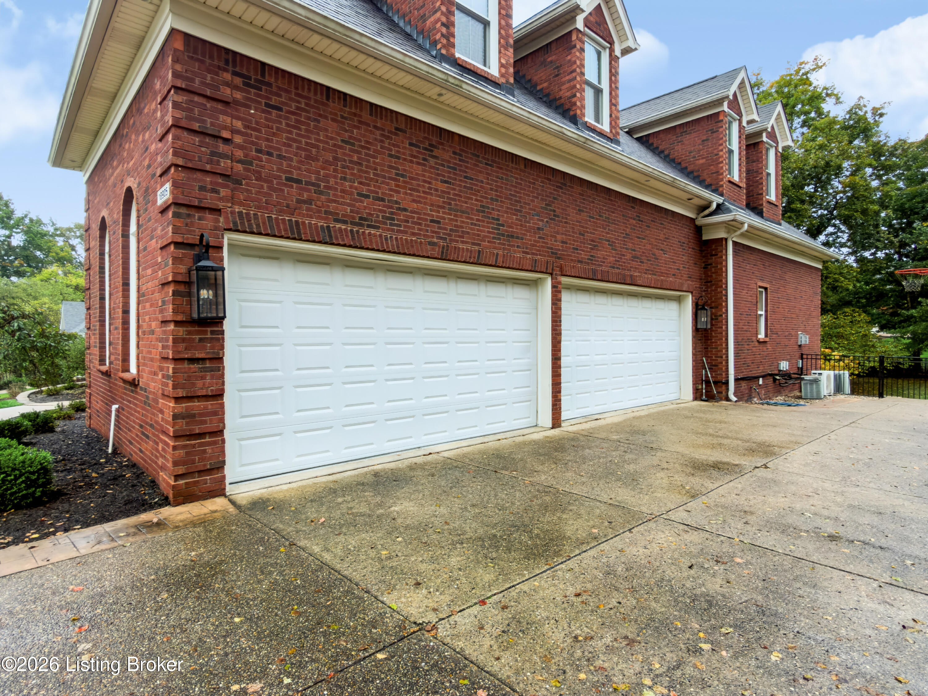 18905 Ridgeleigh Ln