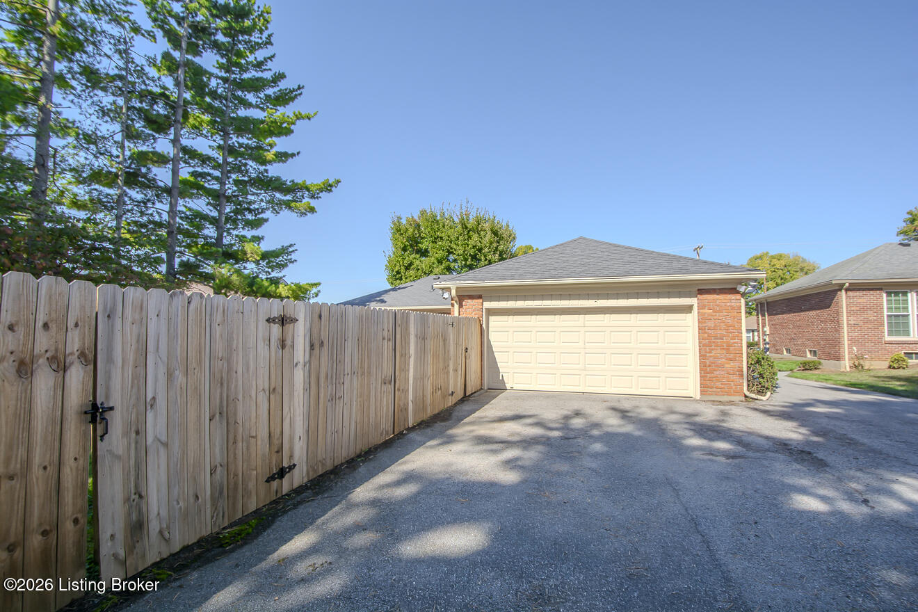 3605 Hunsinger Ln