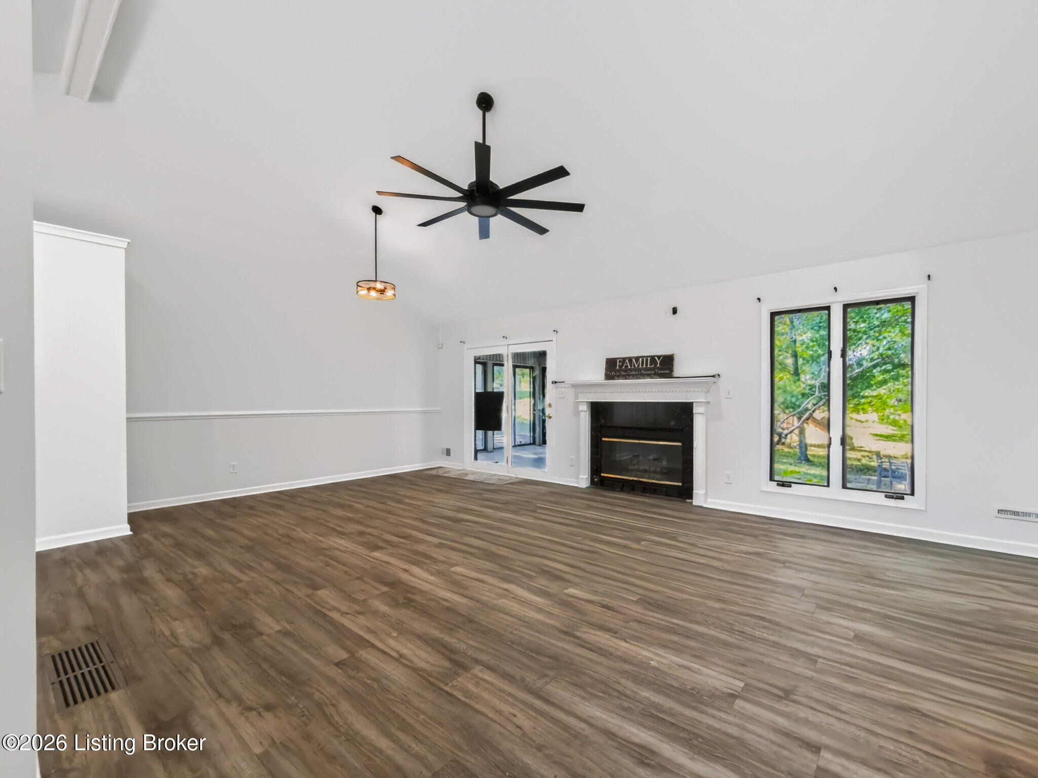 8025 Cedar Glen Ln