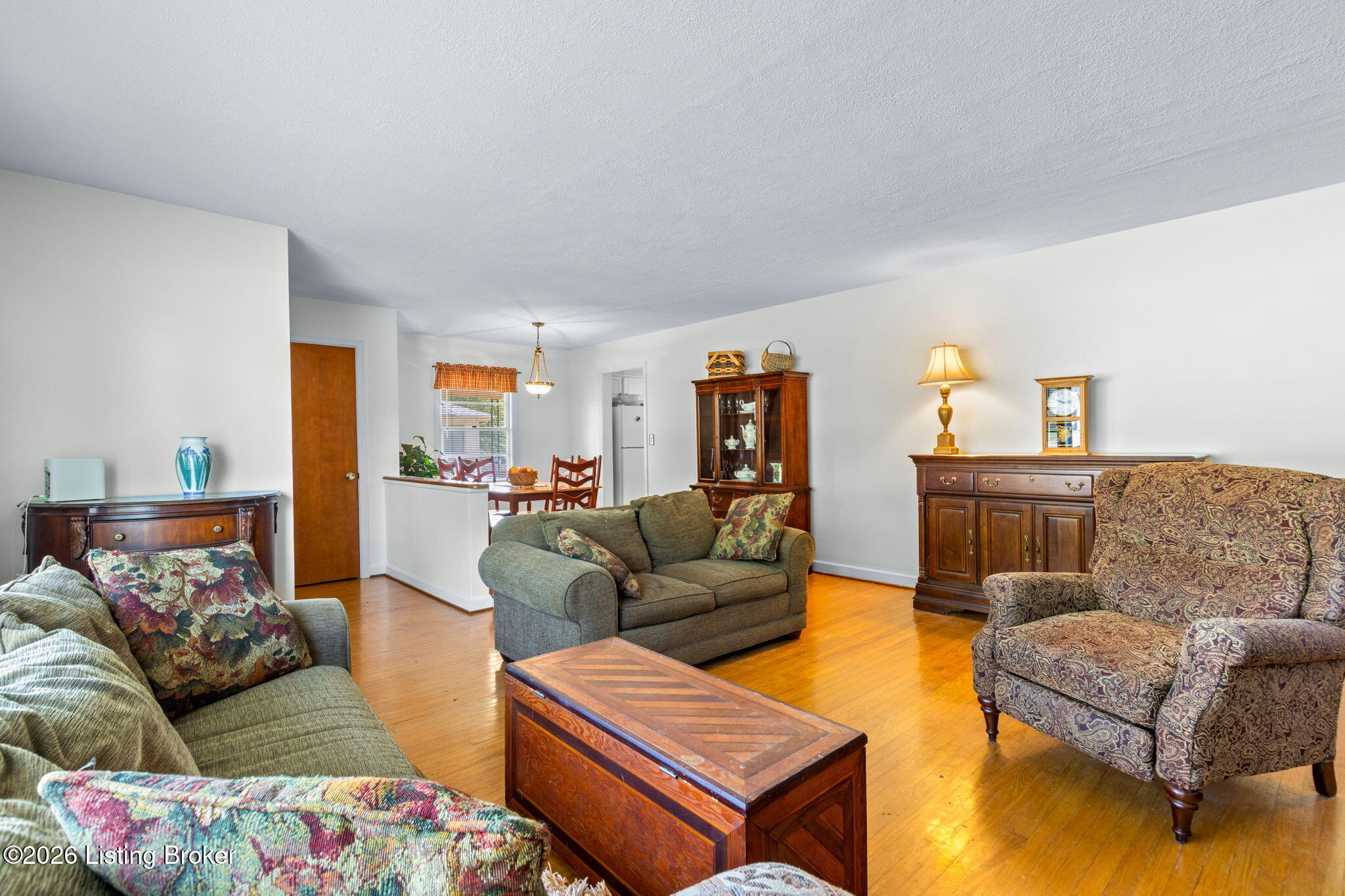 3106 Hewitt Ave