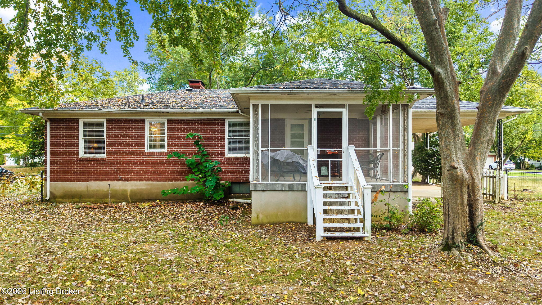 3106 Hewitt Ave