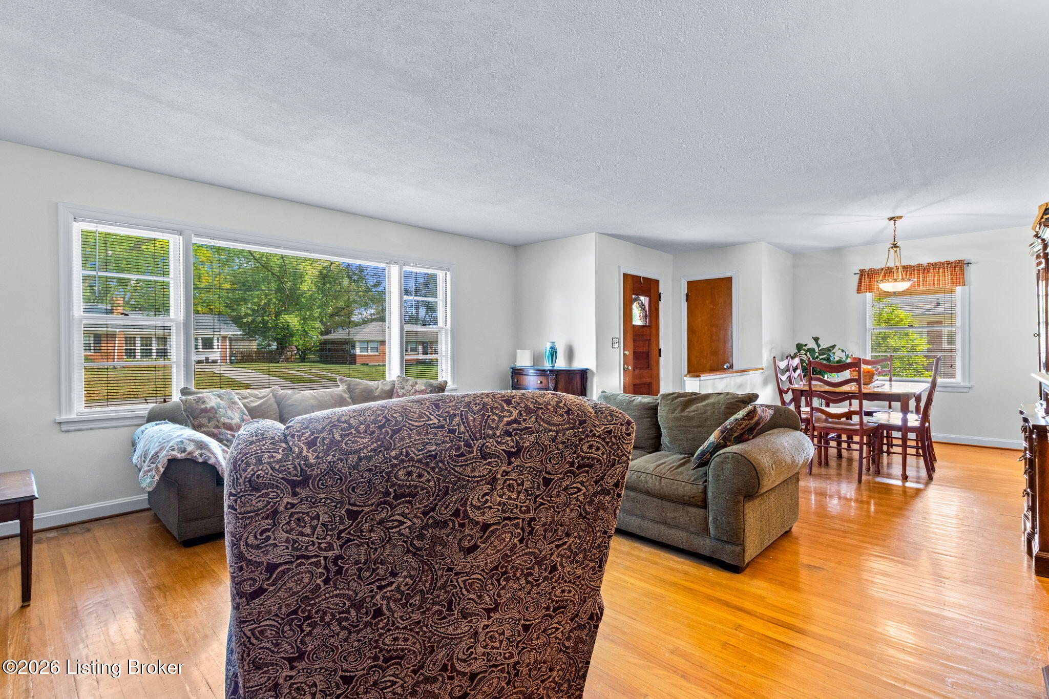 3106 Hewitt Ave