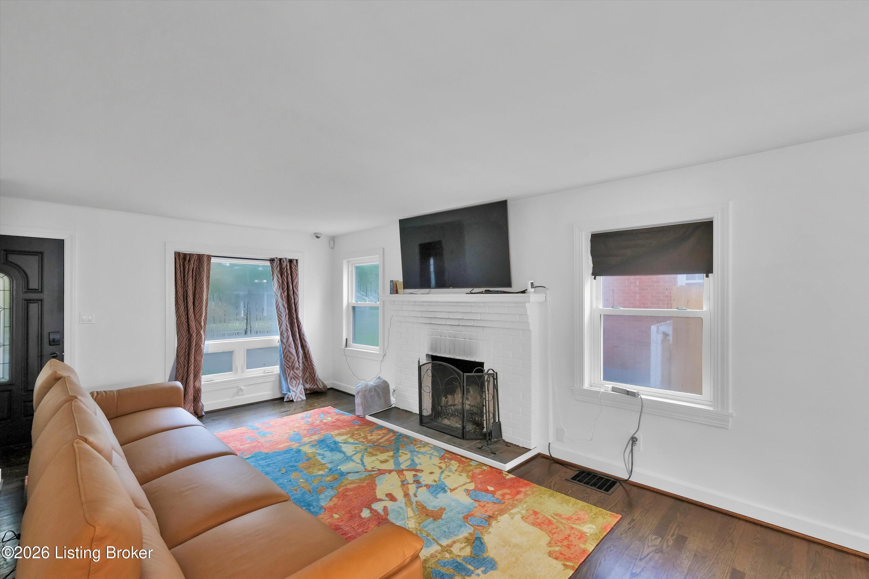 3505 Warner Ave