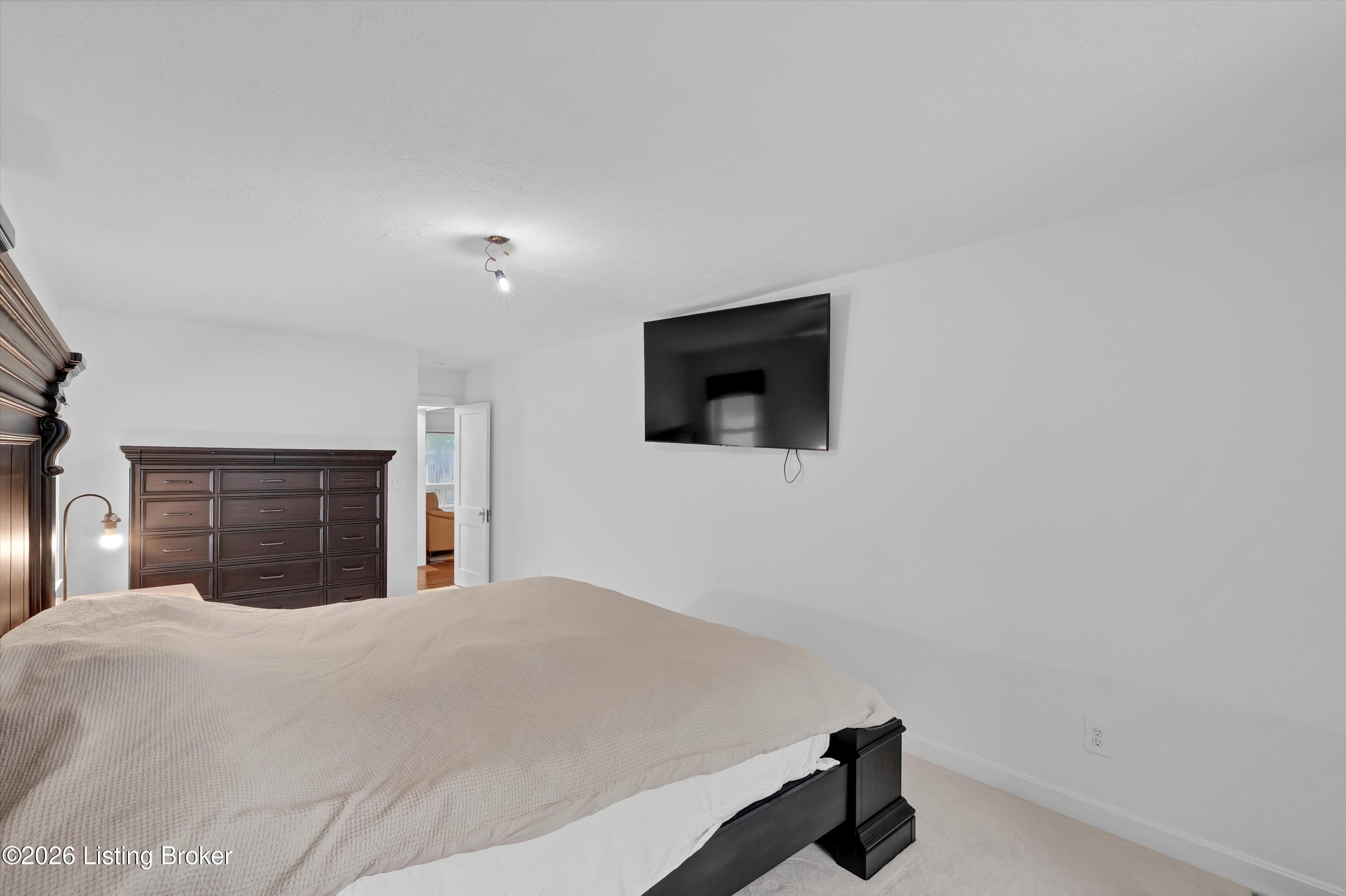 3505 Warner Ave