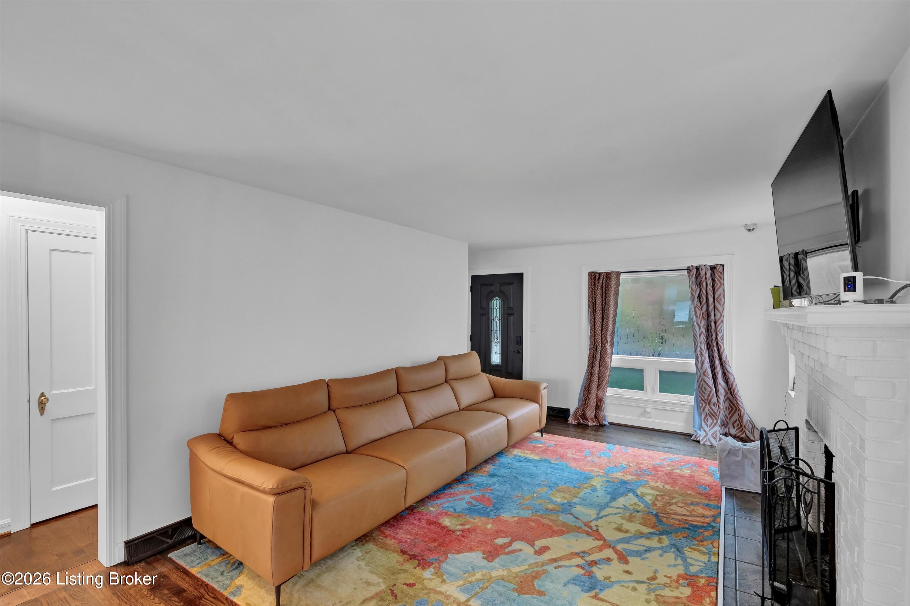 3505 Warner Ave