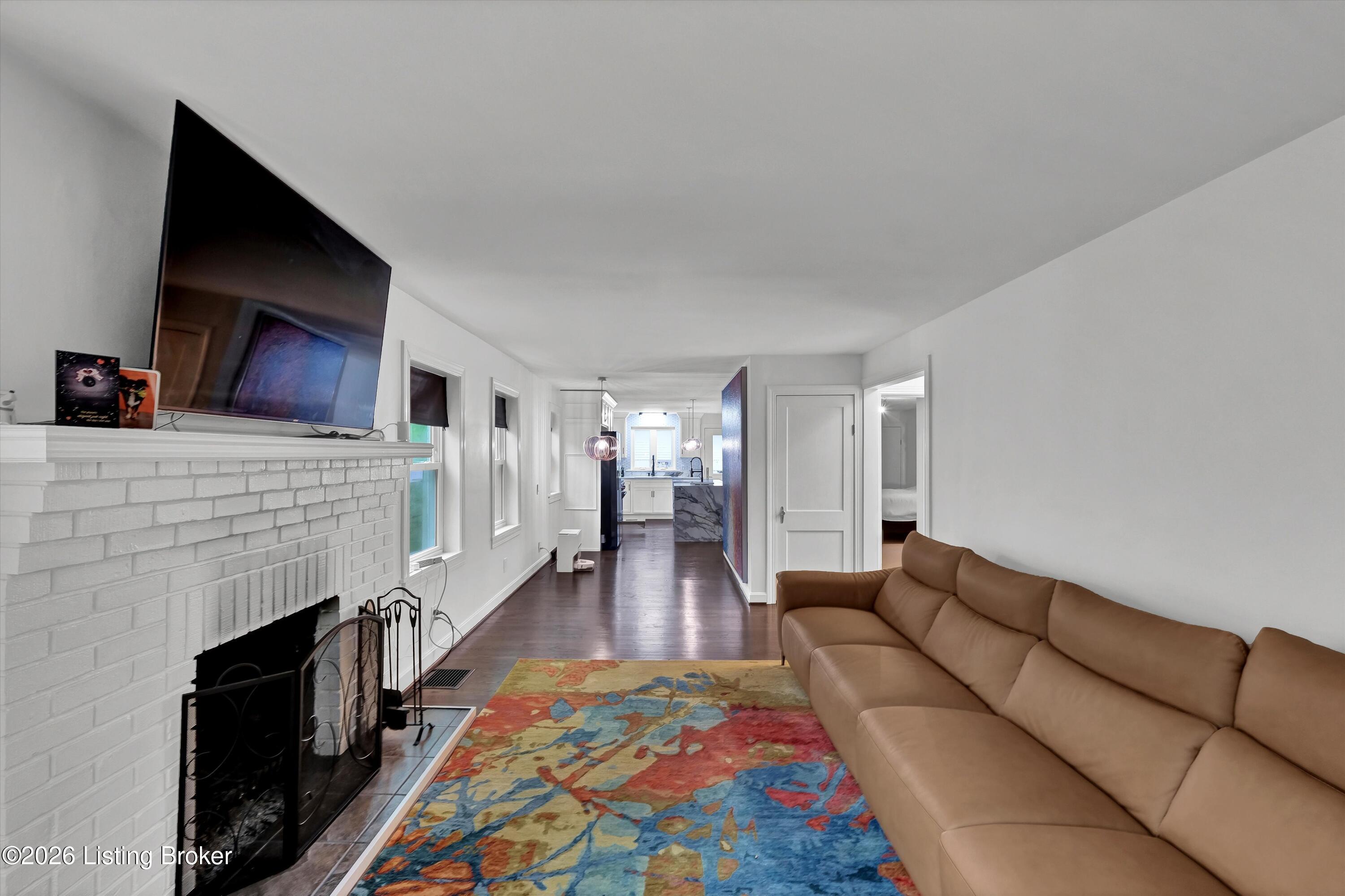 3505 Warner Ave