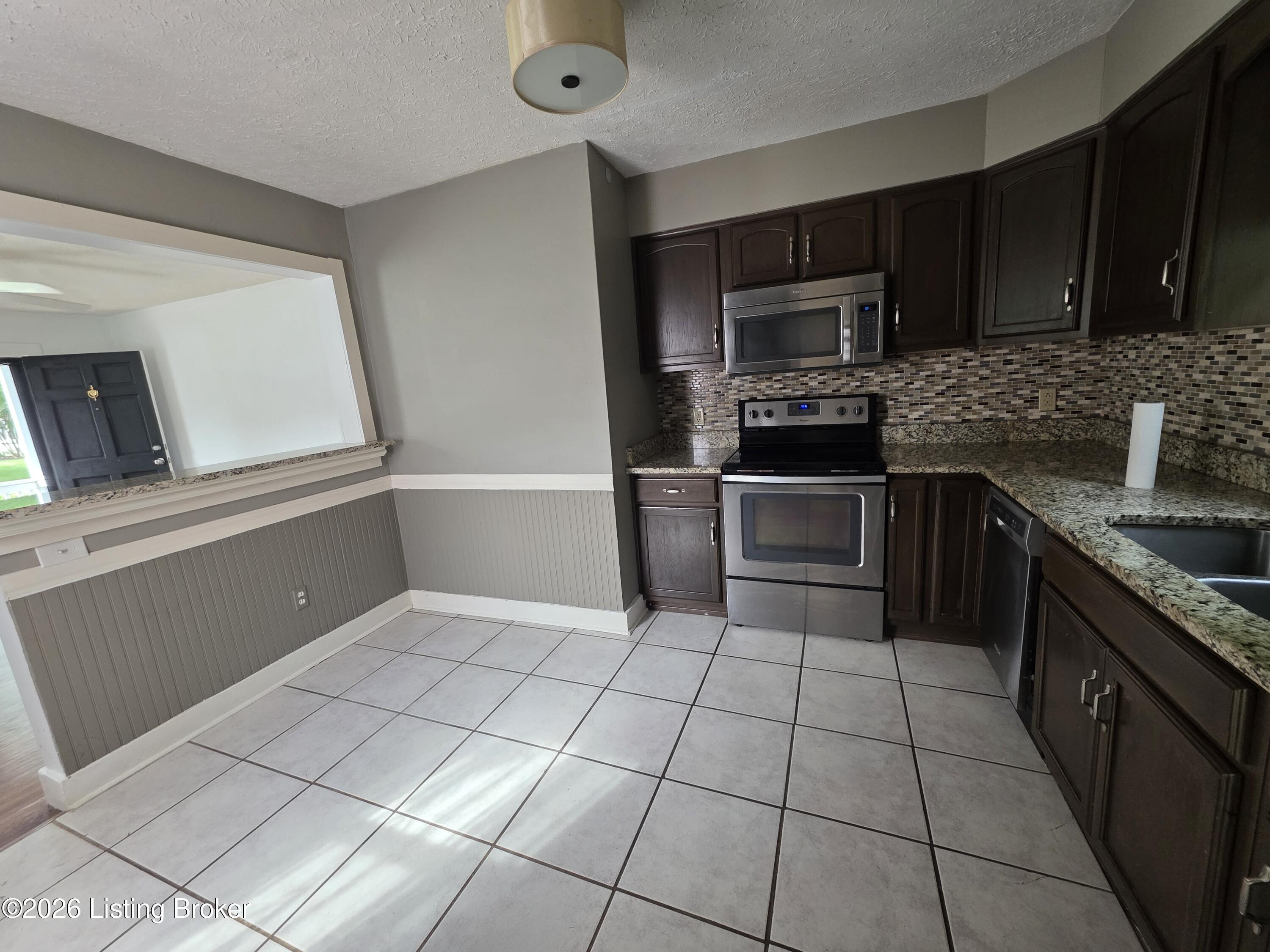 11907 Locust Rd