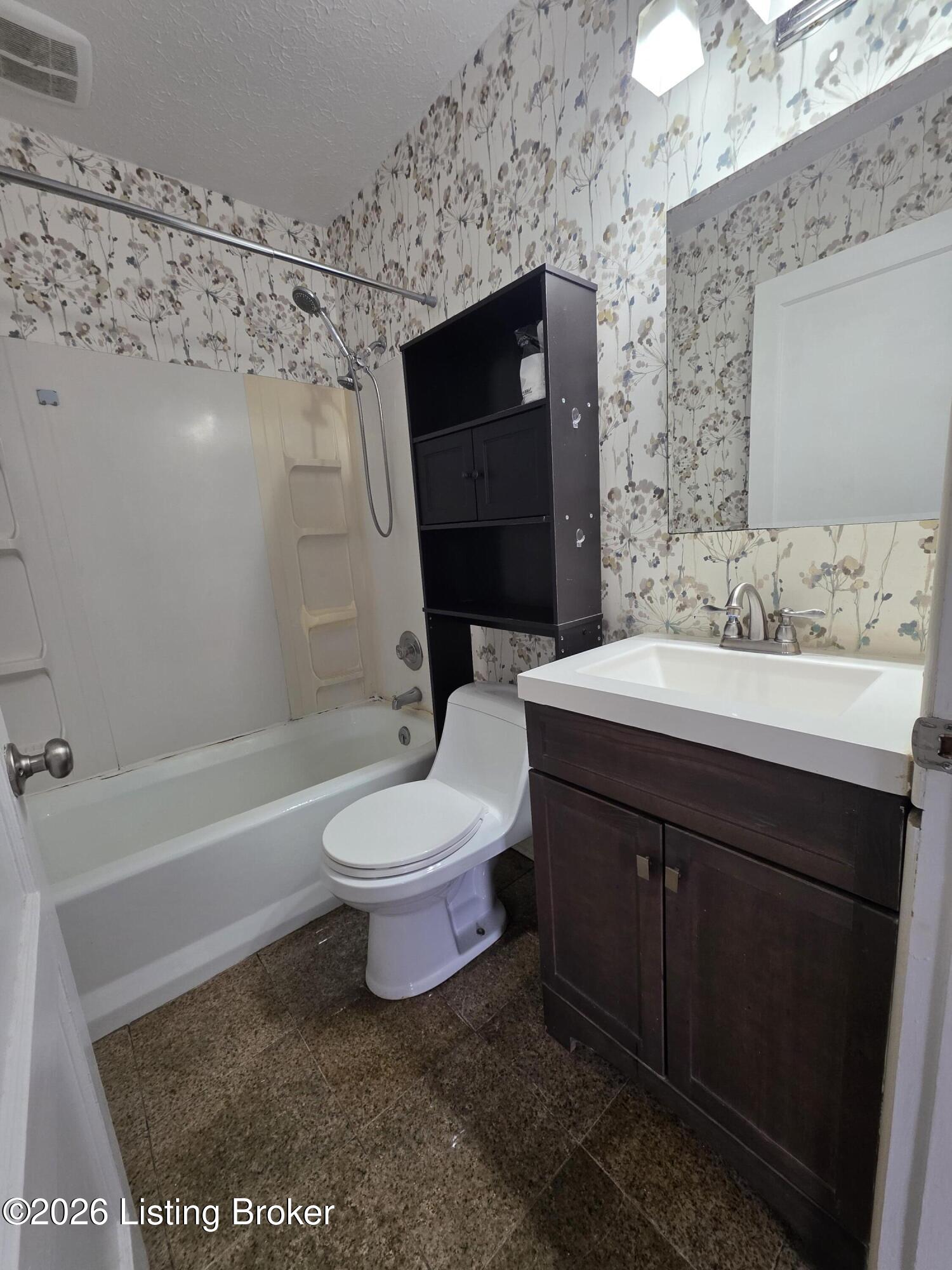 11907 Locust Rd