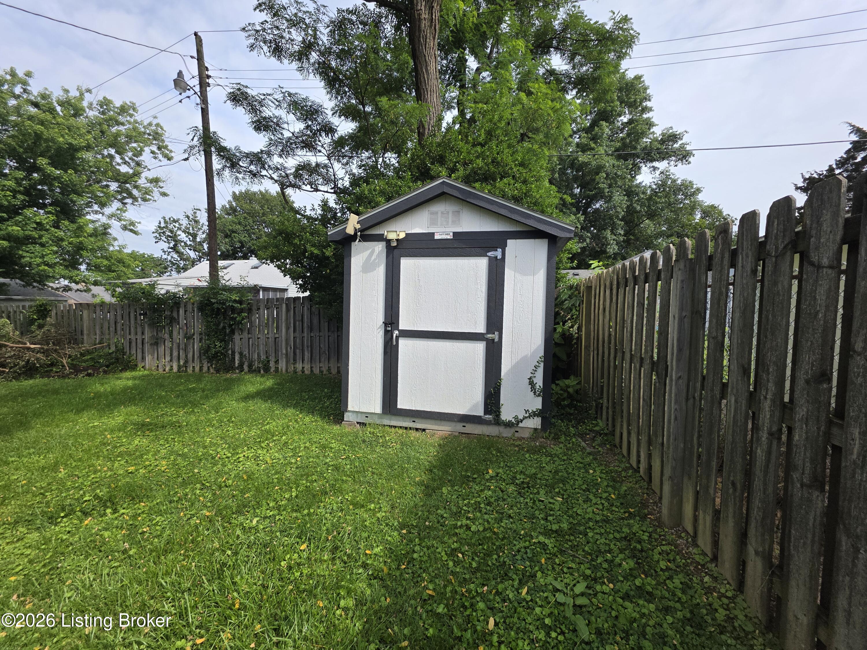 11907 Locust Rd