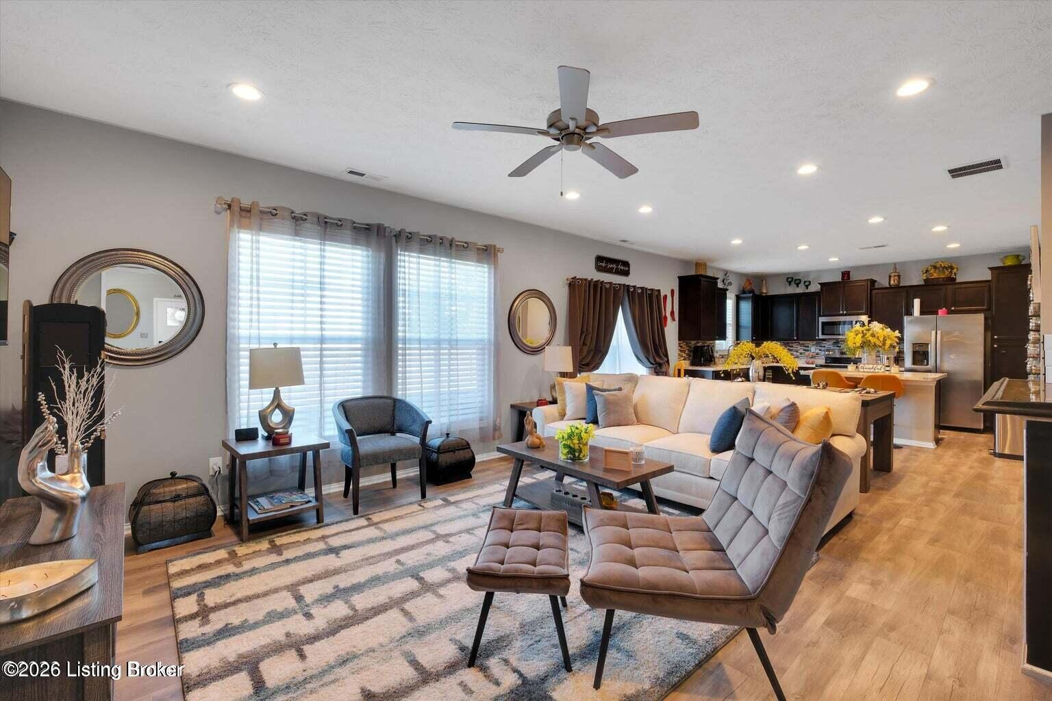 6522 Oak Village Dr