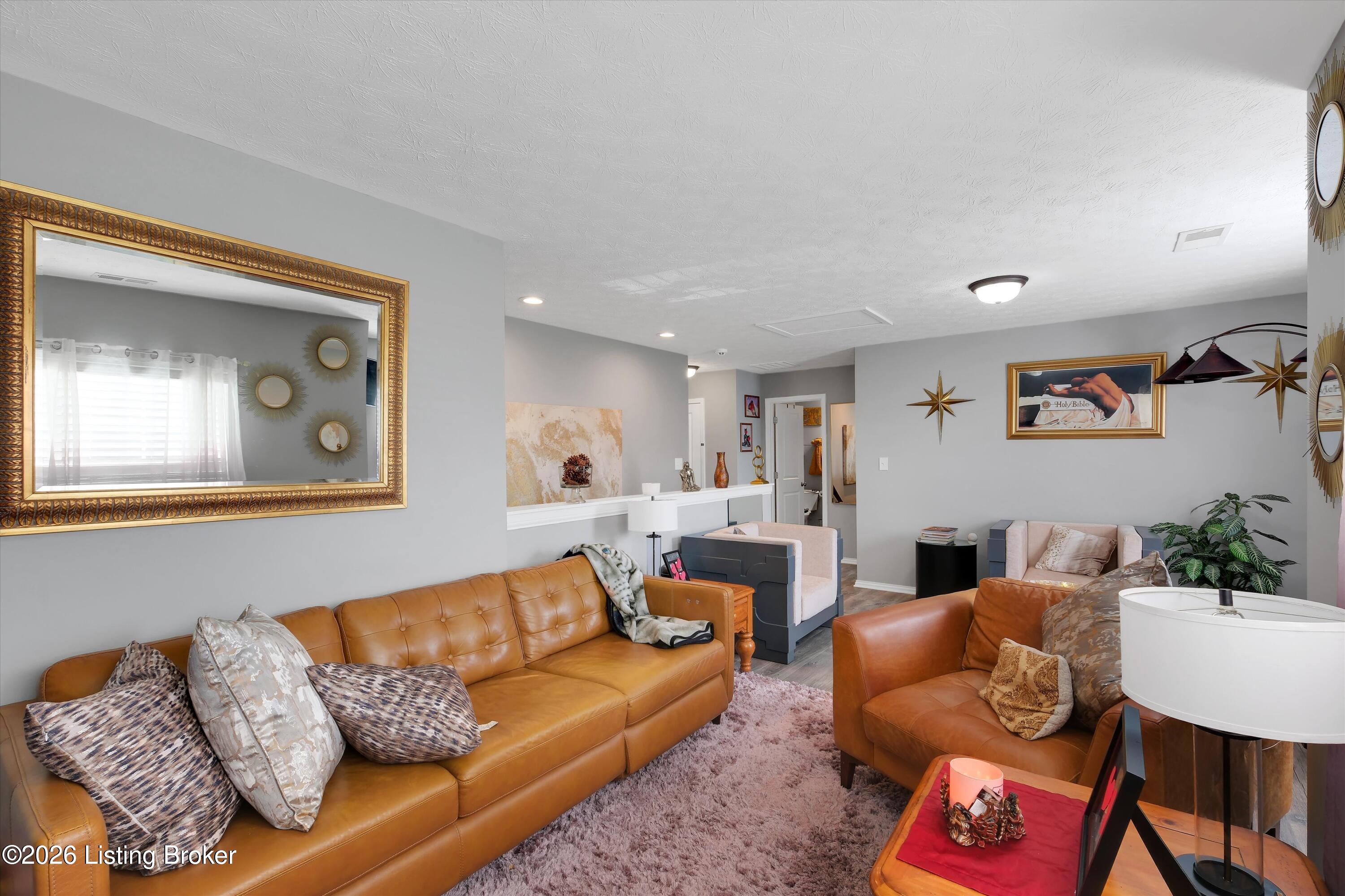 6522 Oak Village Dr
