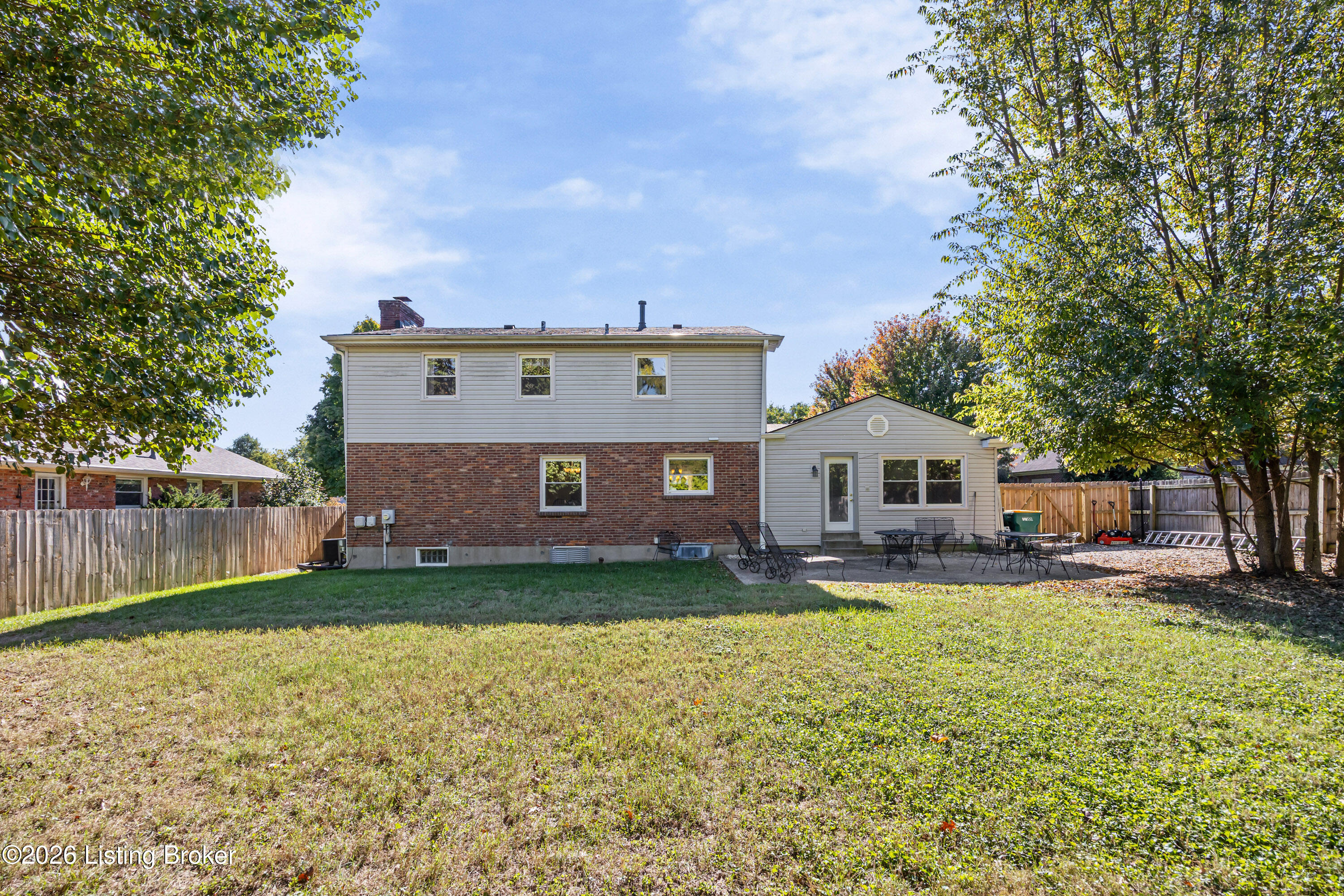 7715 Fairmeadows Ln