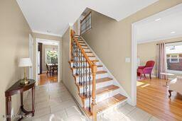 7715 Fairmeadows Ln