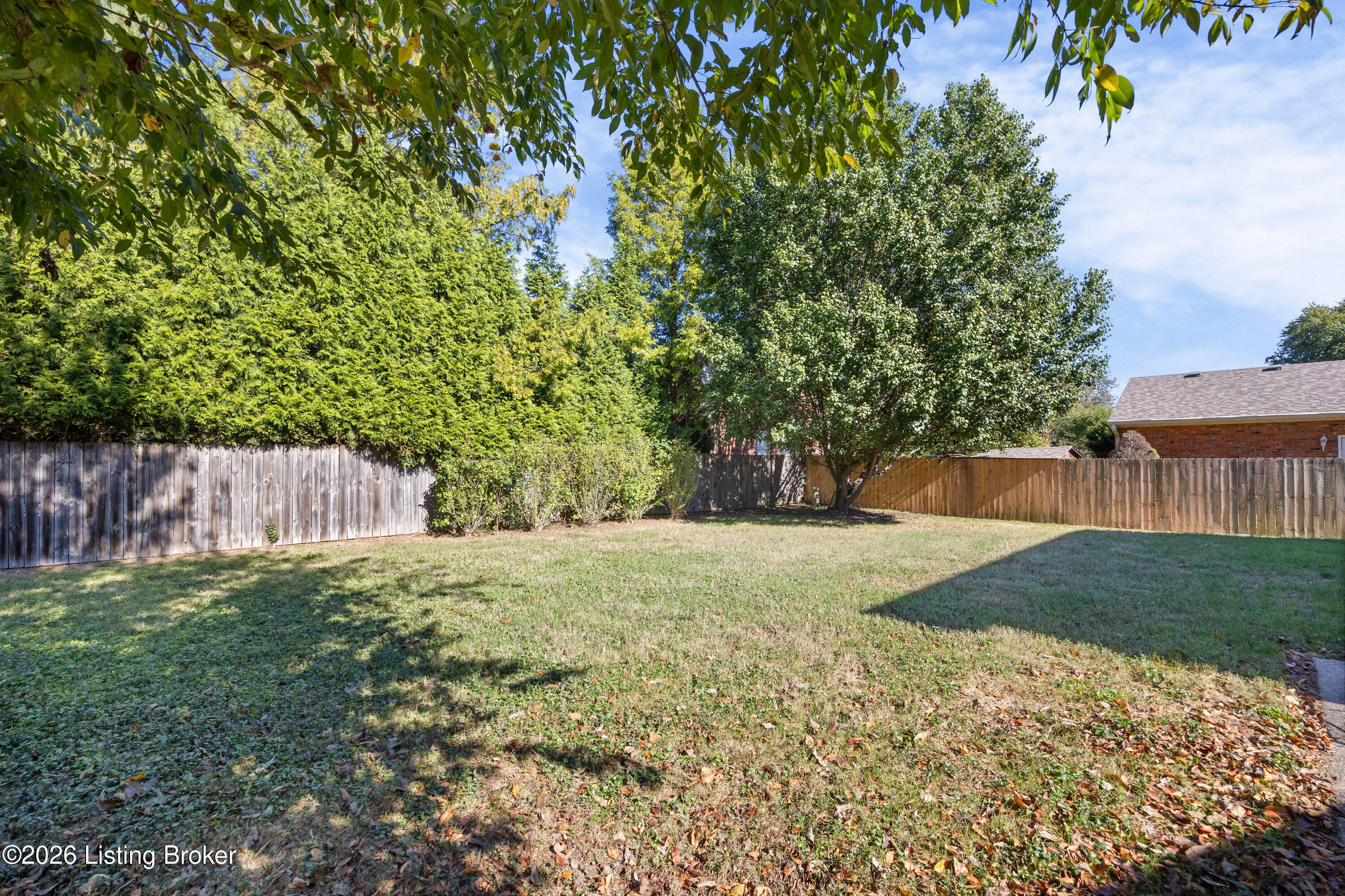 7715 Fairmeadows Ln