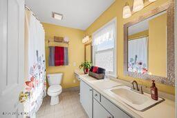 7715 Fairmeadows Ln