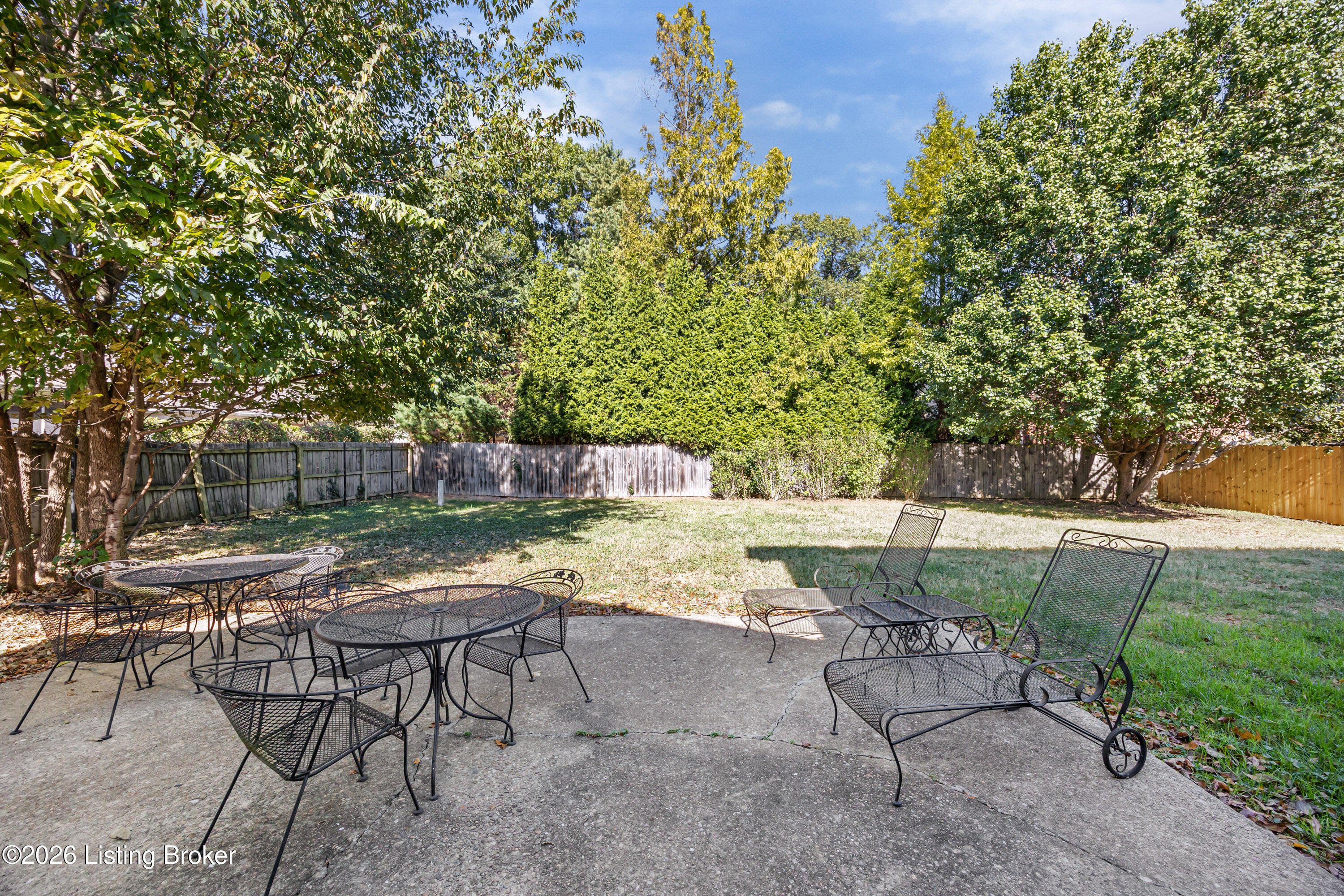 7715 Fairmeadows Ln