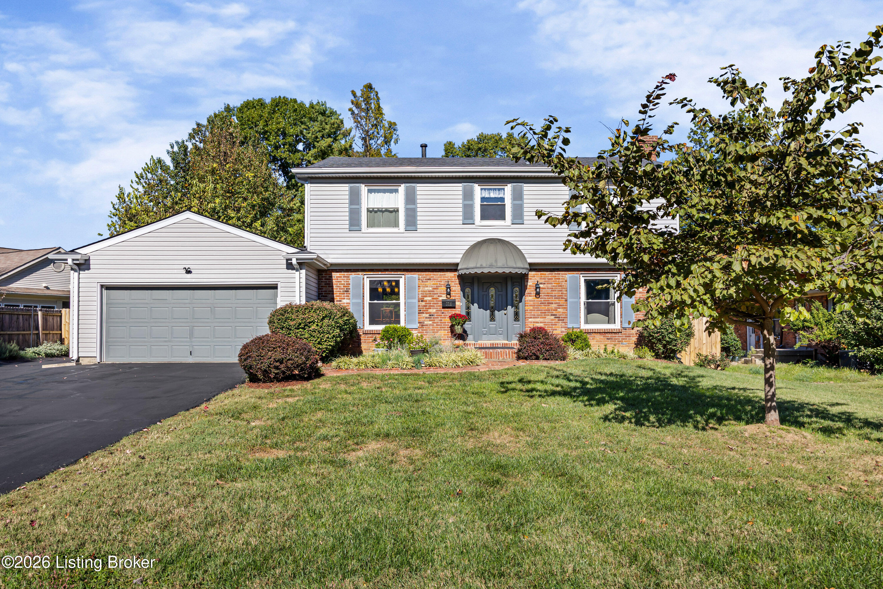 7715 Fairmeadows Ln