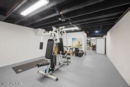 7715 Fairmeadows Ln