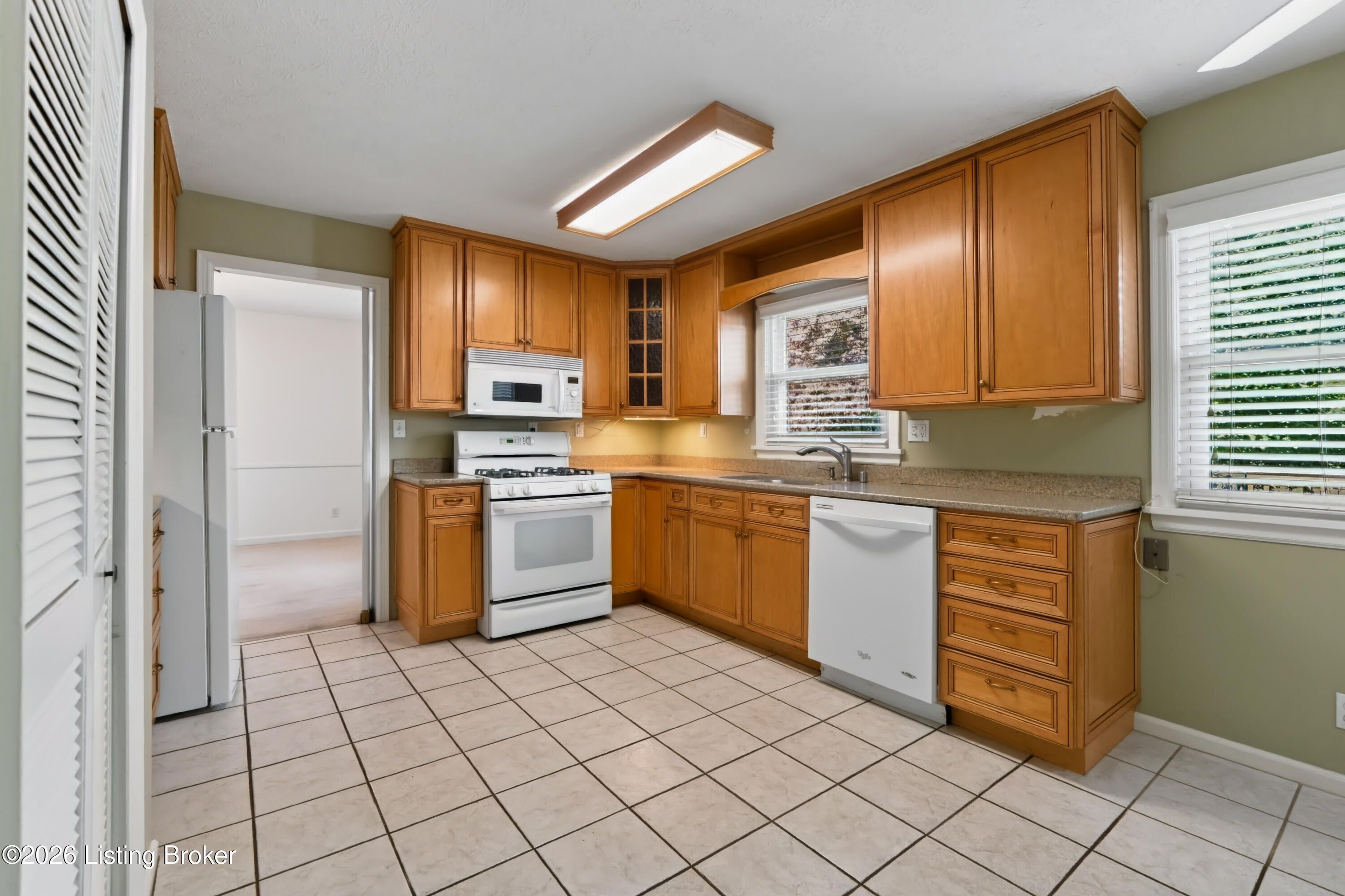 4001 Ashridge Dr