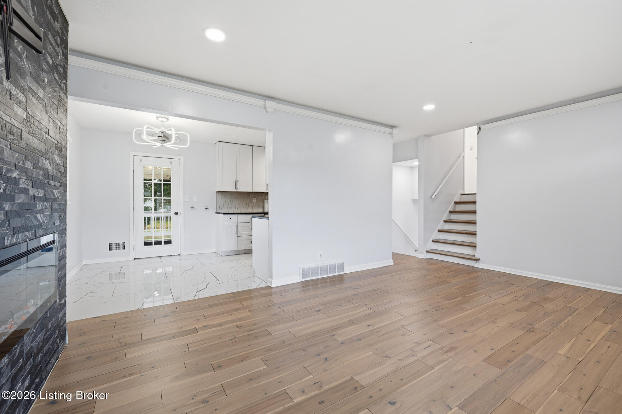 3511 Pineland Dr