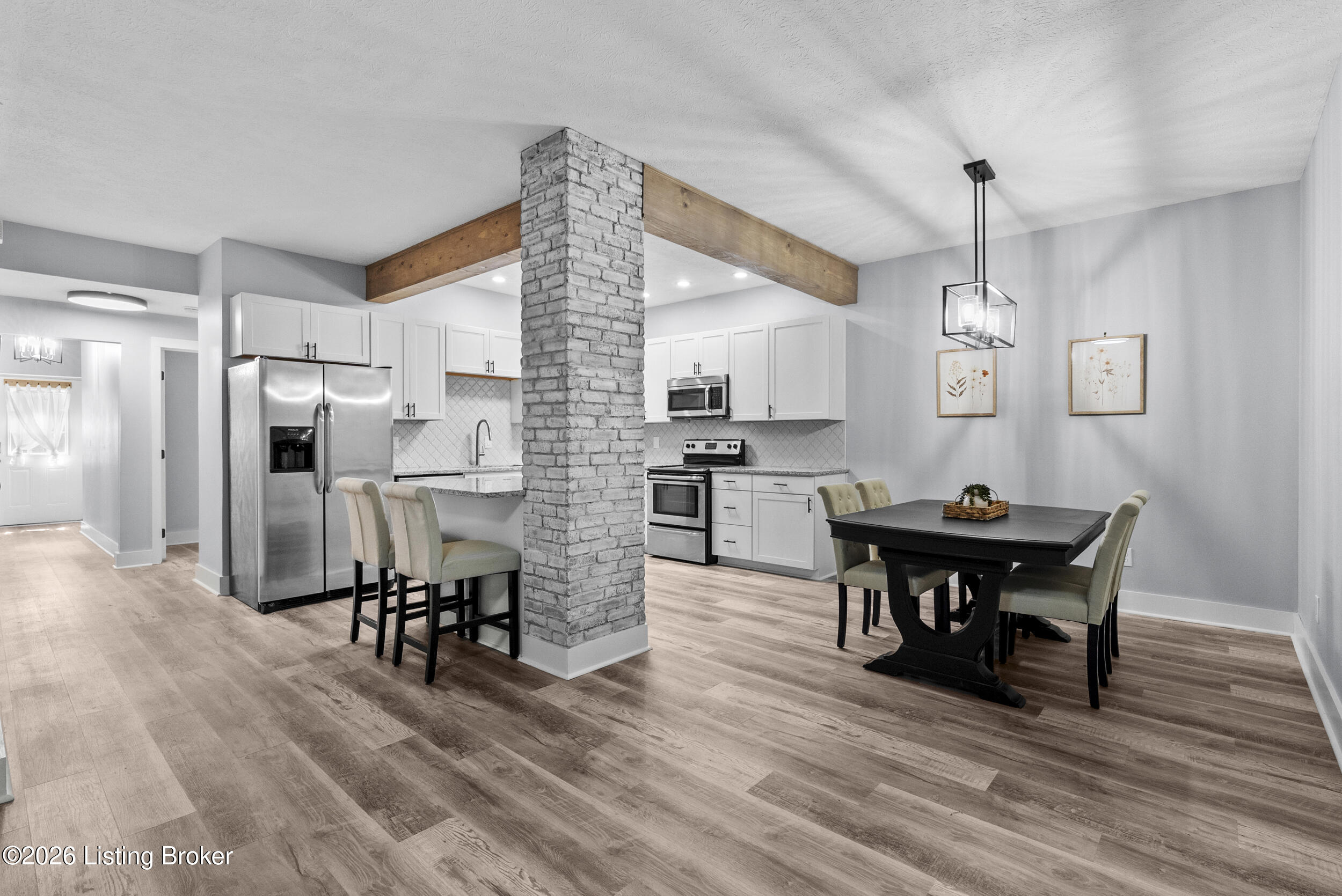 925 E 7th St APT 104