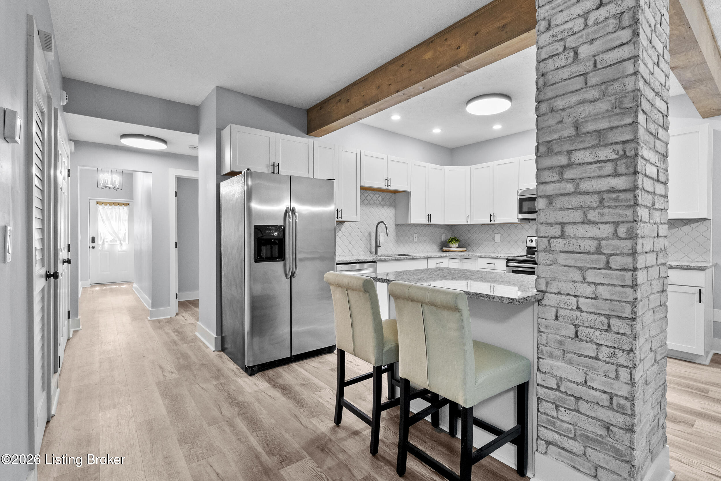 925 E 7th St APT 104