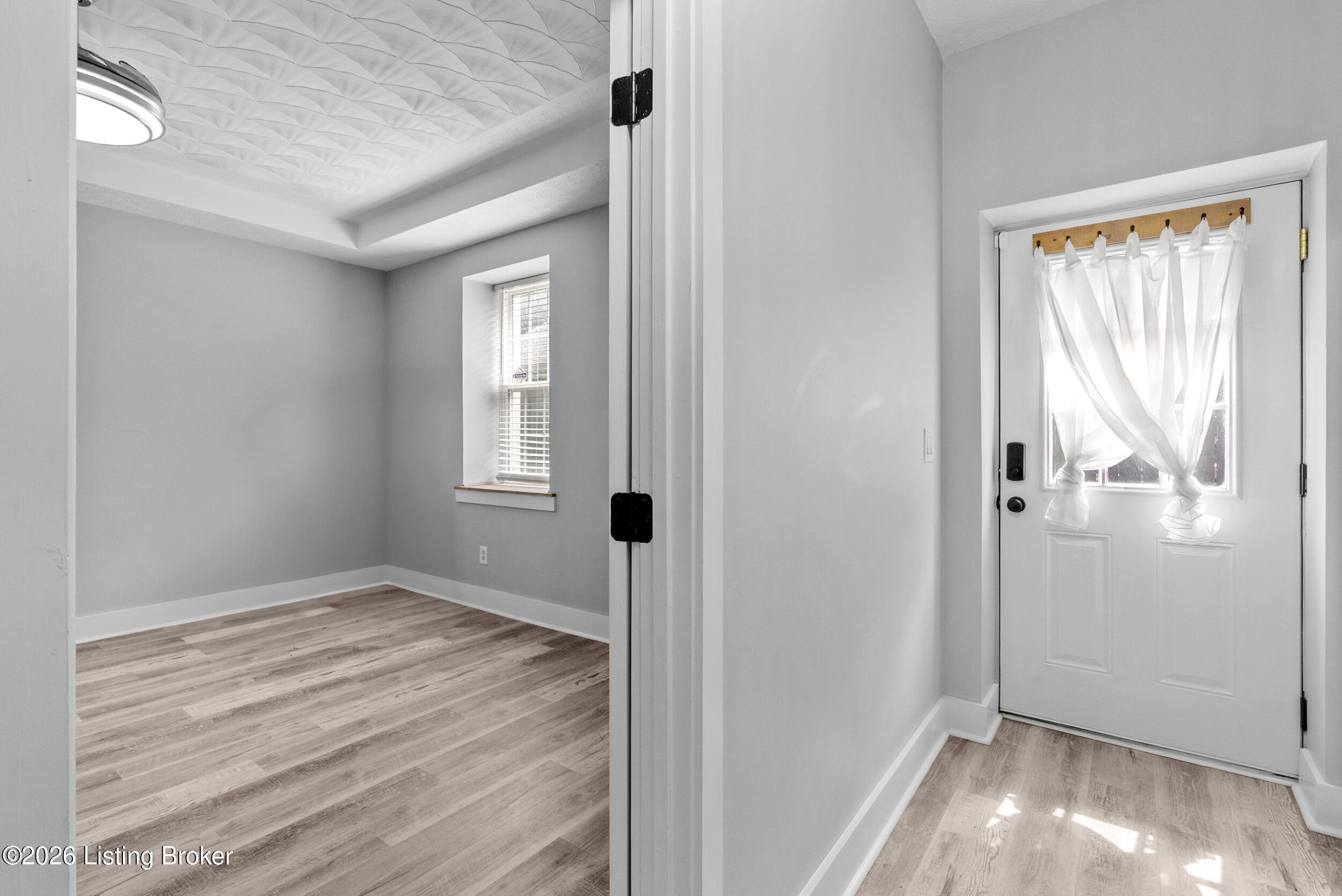 925 E 7th St APT 104