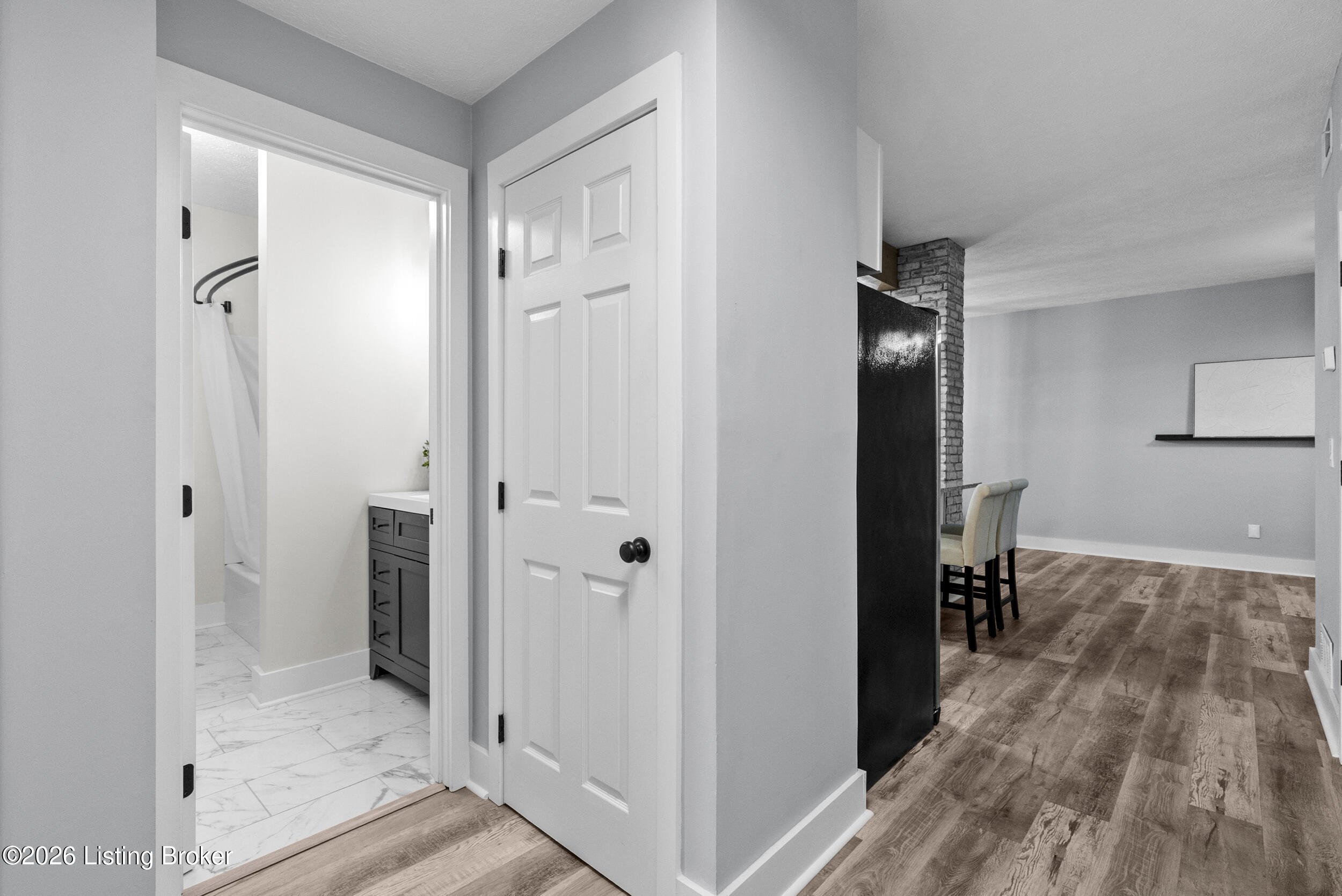 925 E 7th St APT 104