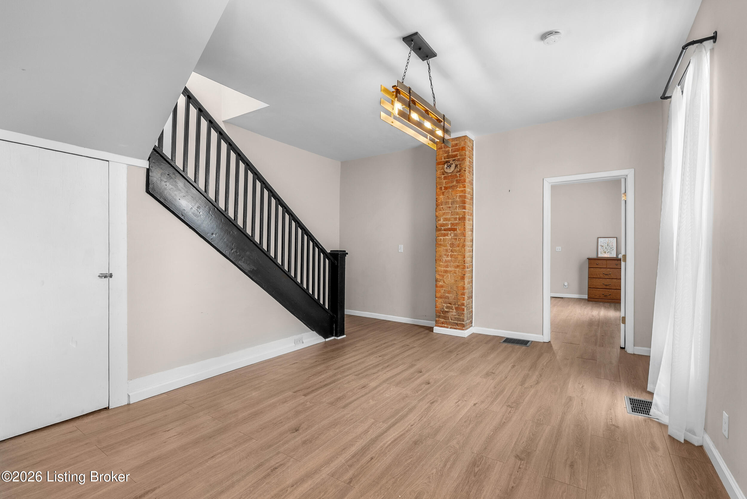 325 E 14th St