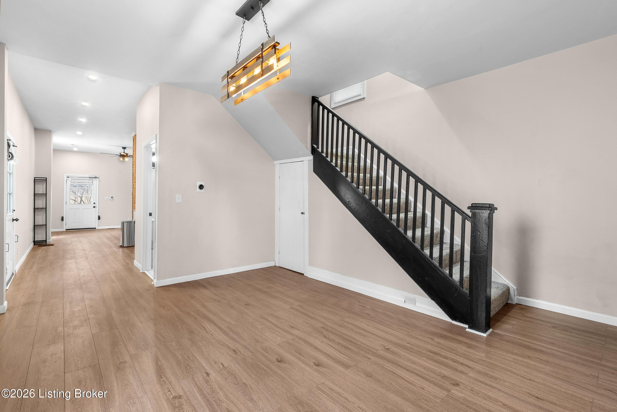 325 E 14th St