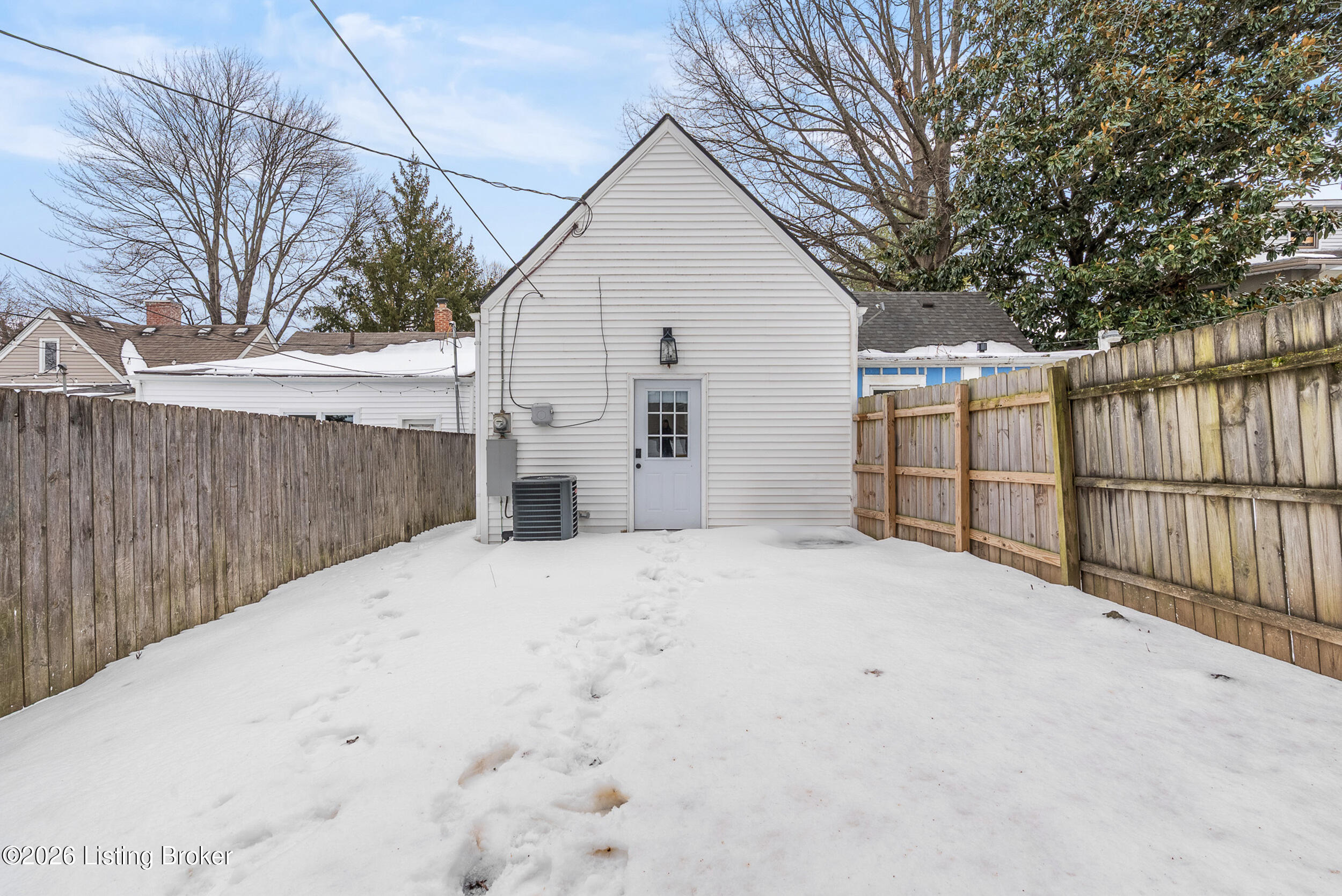 325 E 14th St