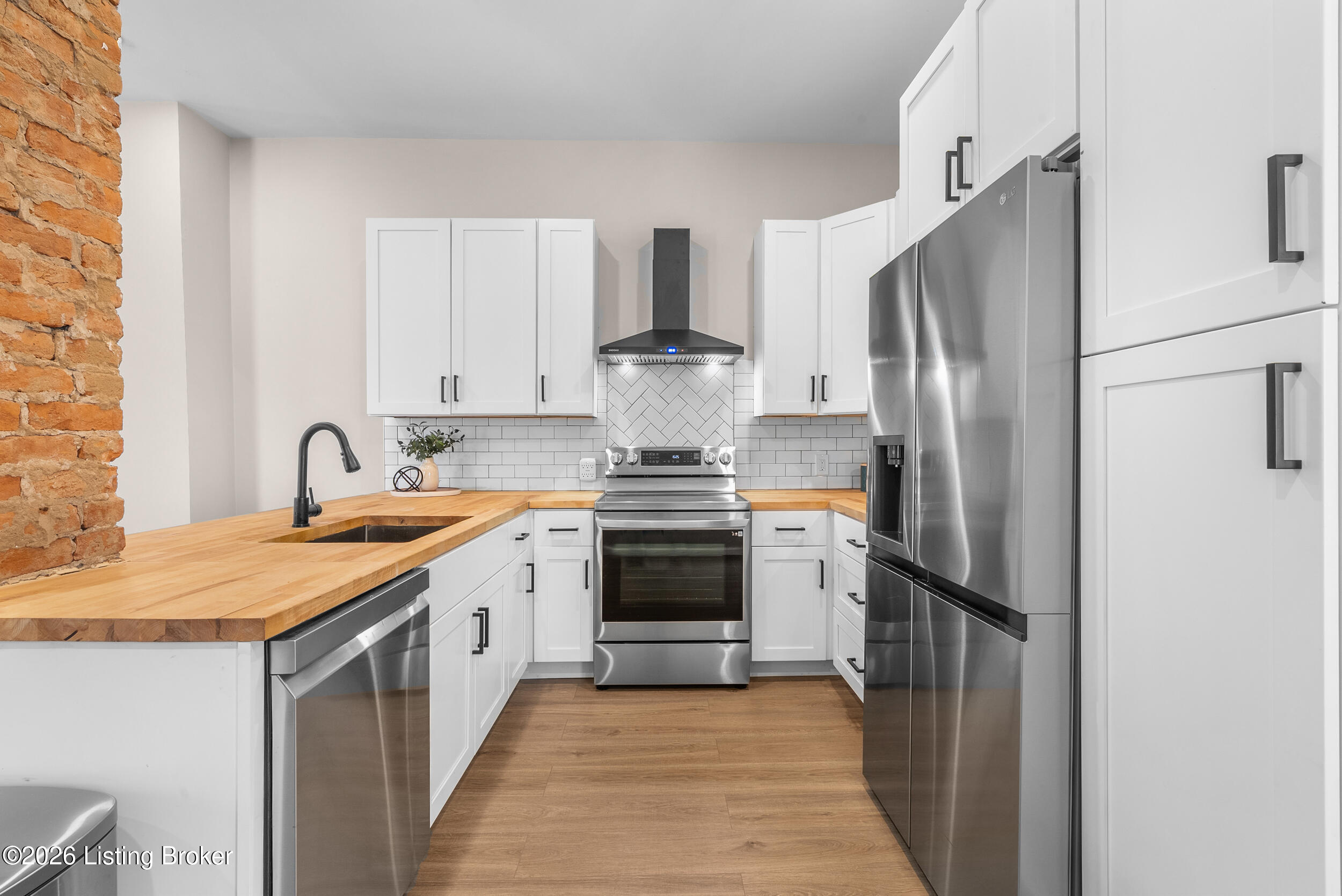 325 E 14th St