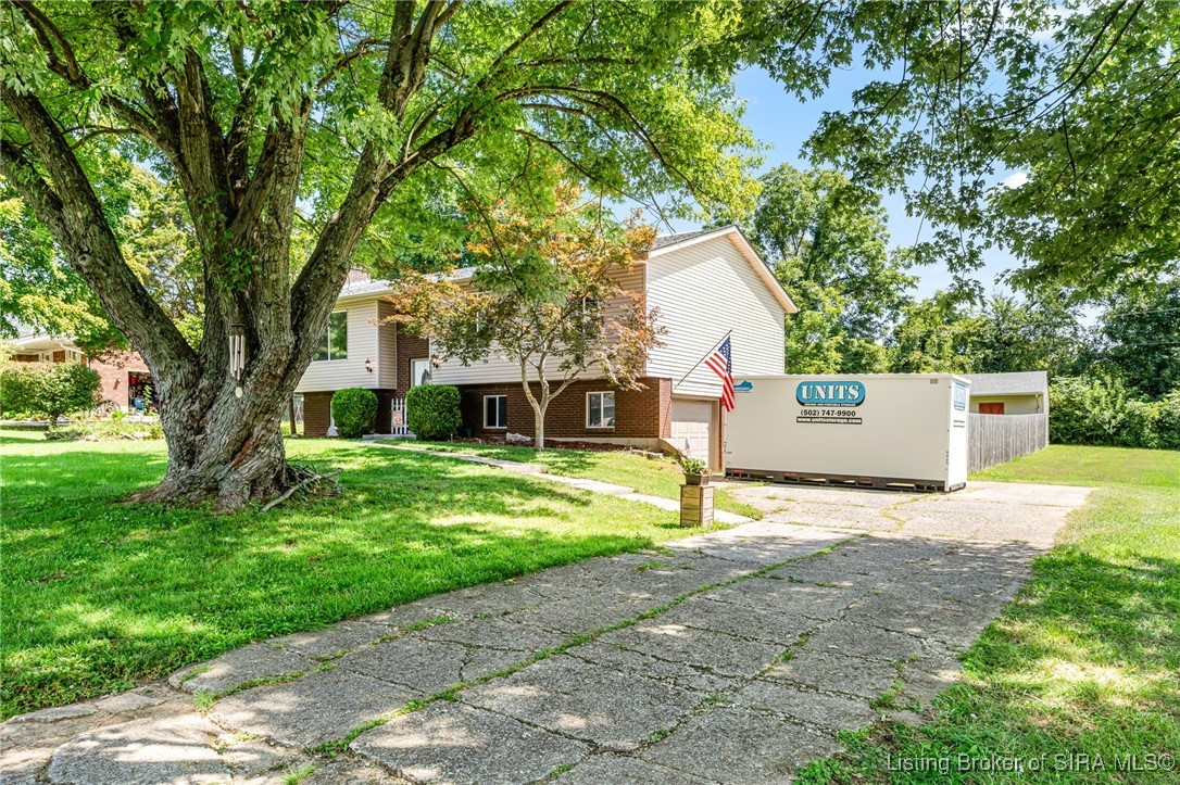 1120 Estate Drive
