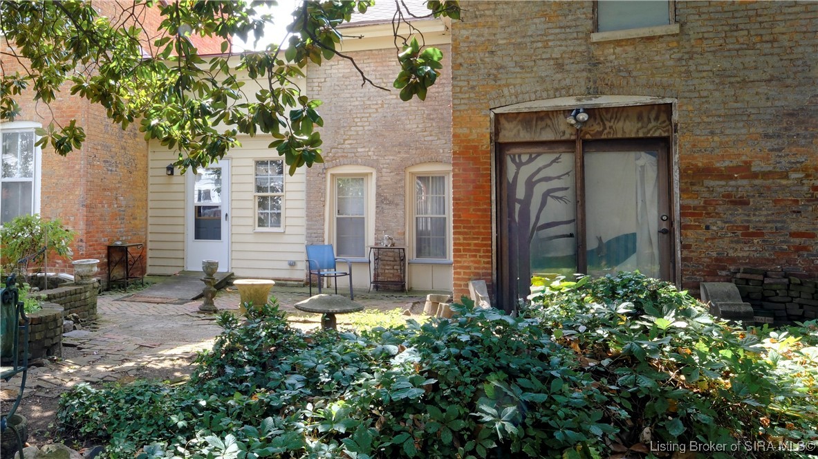 613 E Spring Street