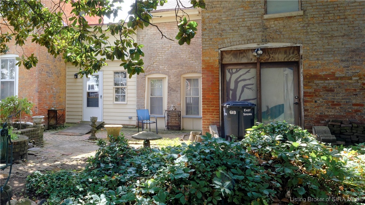 613 E Spring Street