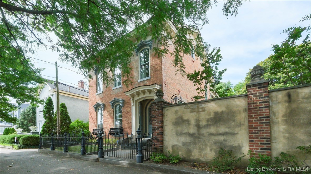 613 E Spring Street