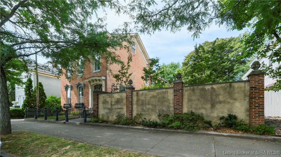 613 E Spring Street