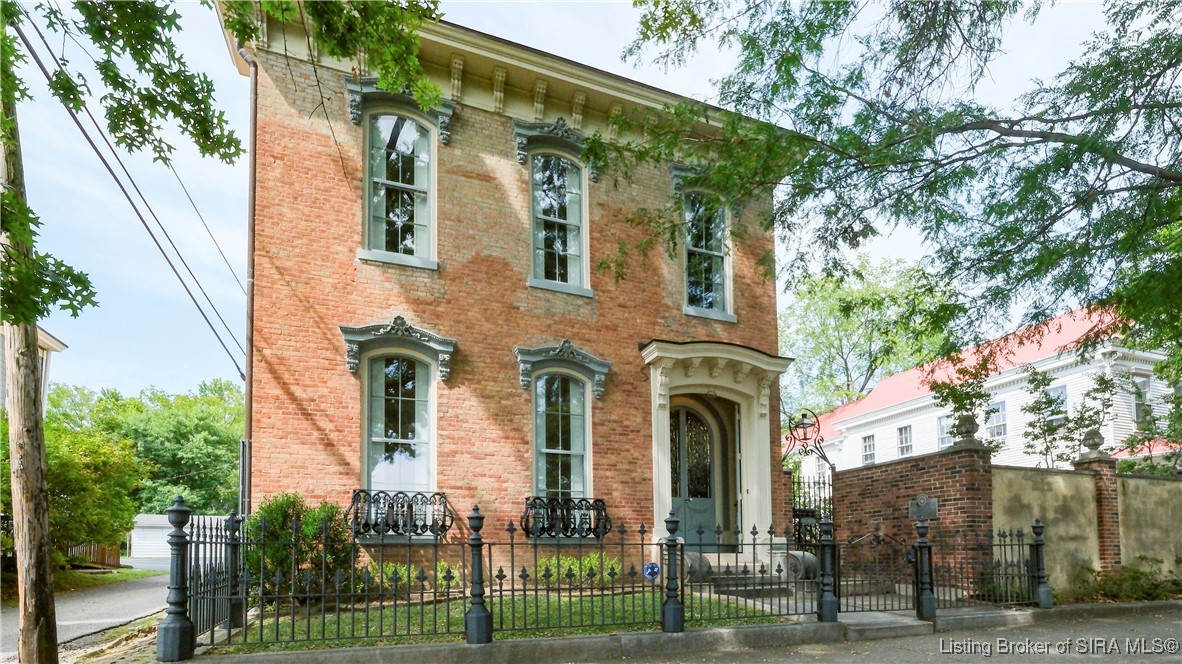 613 E Spring Street